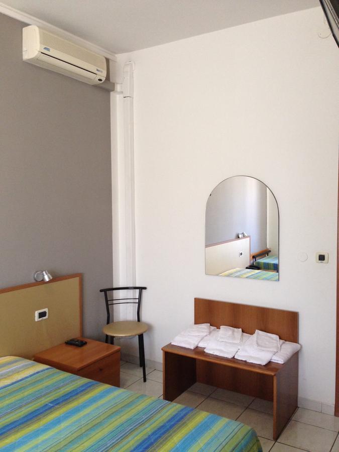 Lo Scoglio Otel Castelnuovo del Garda Dış mekan fotoğraf